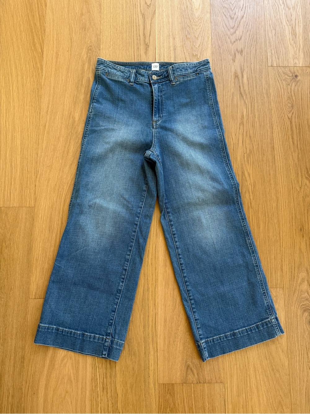 GAP Women's High Rise Wide Leg Cropped Blue Jeans Sz. 6